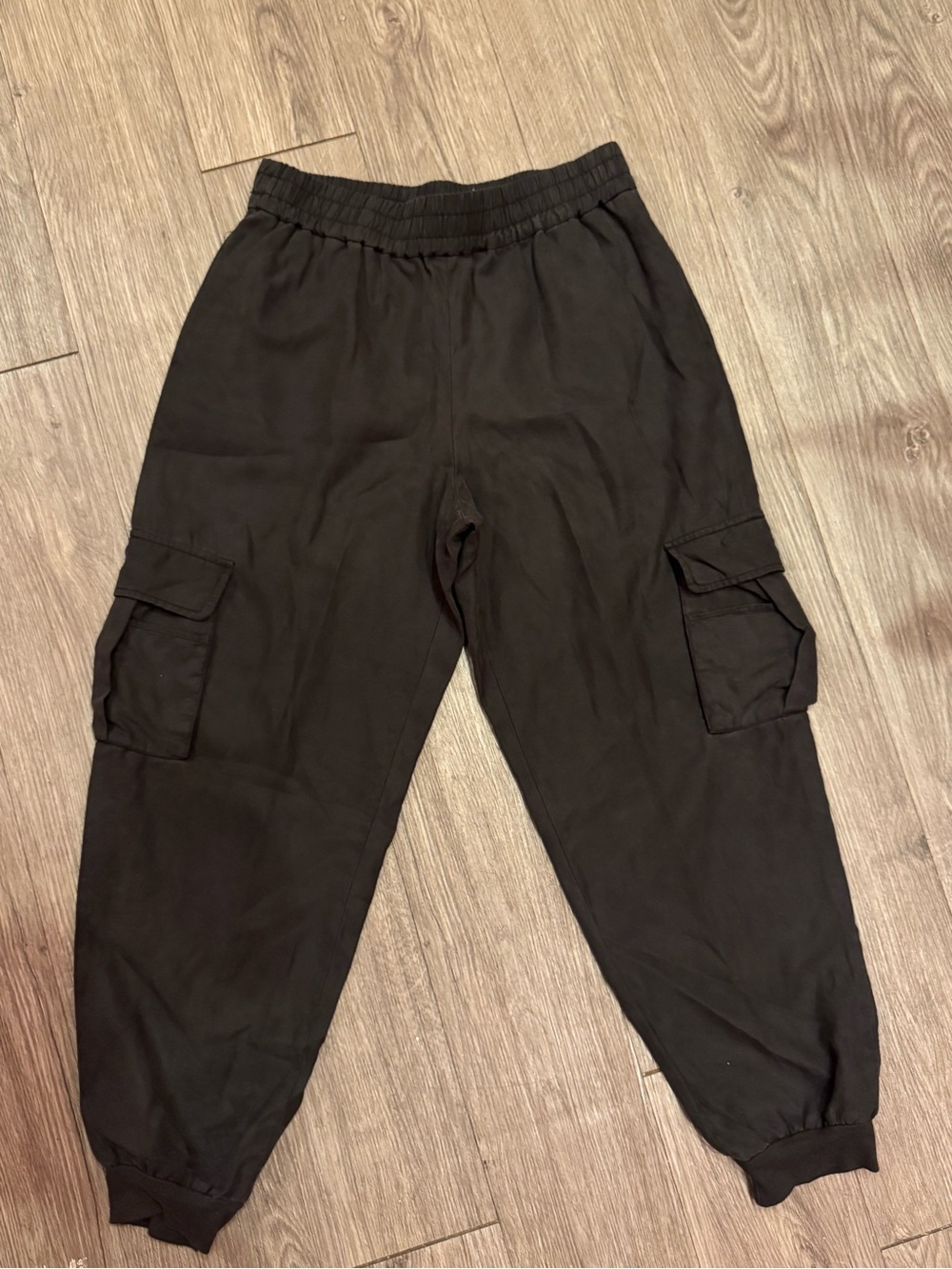Alice + Olivia Black Cargo Joggers with Elastic Waist